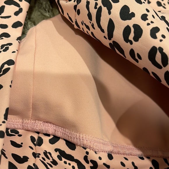 DYI Define Your Inspiration Women’s Pink Animal Print Active Bra Size Medium - Picture 5 of 6